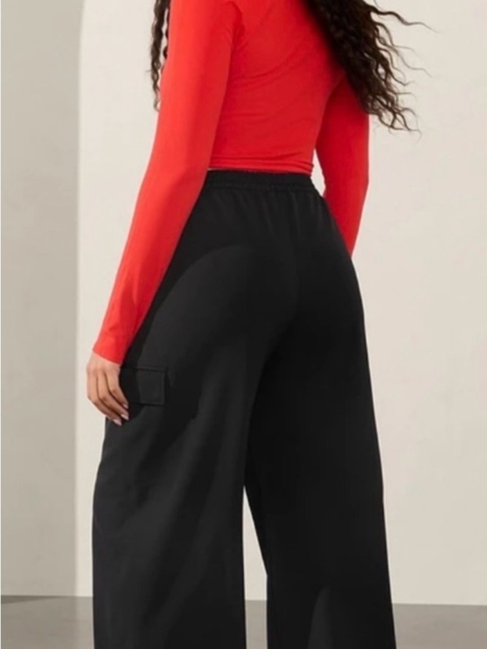 Athleta Promenade Cargo Pant in Black, size Small - Picture 2 of 6